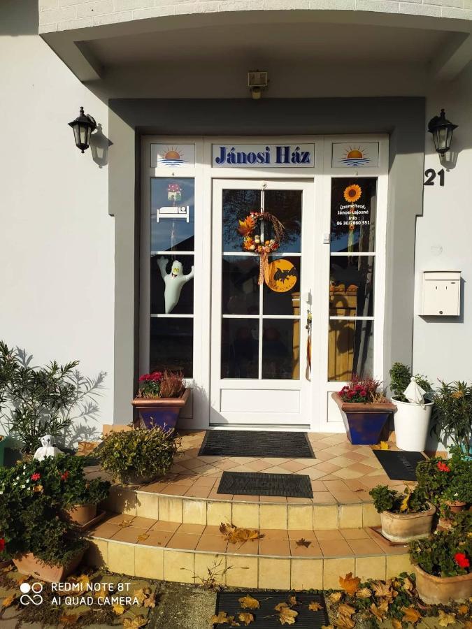 Janosi Vendeghaz Hotel Tiszafüred Екстериор снимка
