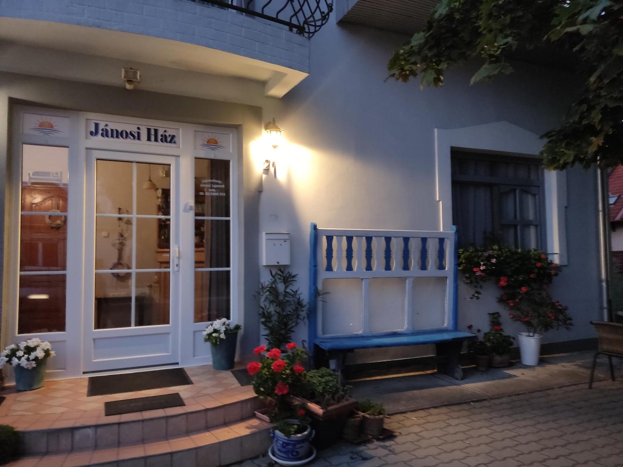Janosi Vendeghaz Hotel Tiszafüred Екстериор снимка